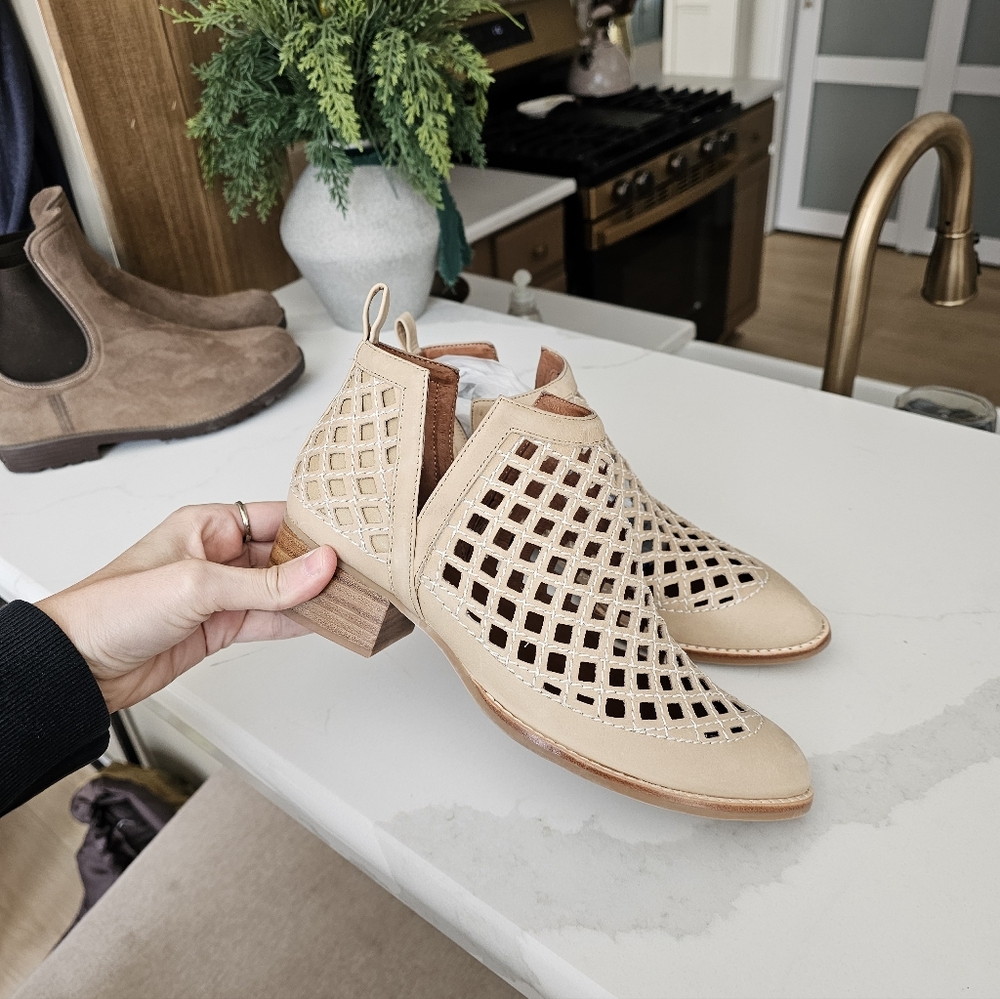 Jeffrey Campbell Anthropologie Taggart Tan Beige Cutout Booties Ankle Boots - Picture 5 of 14